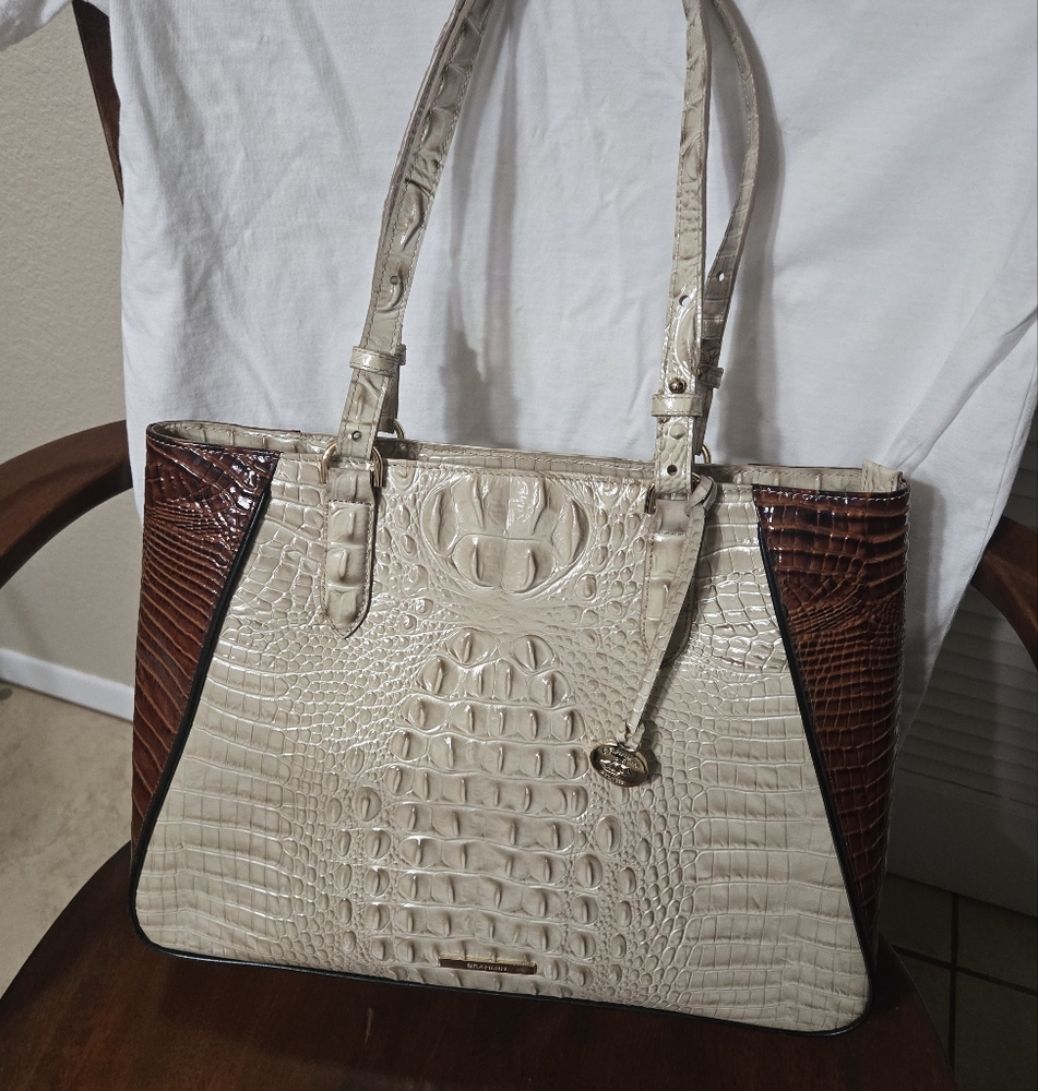 Nwt Brahmin Medium Irene Carryall (Linen Osmia)